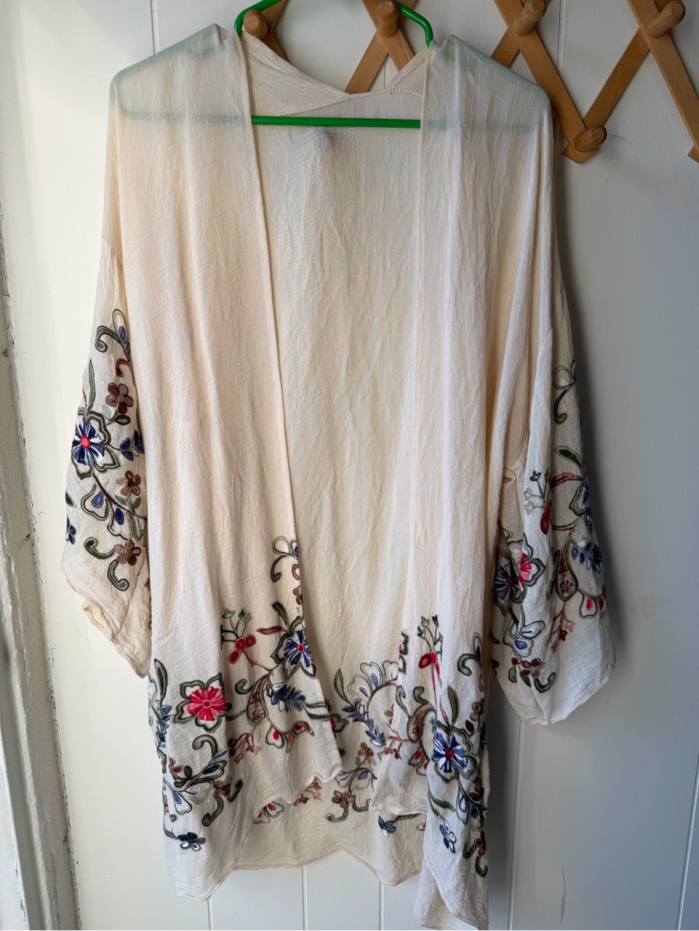Three Birds Nest Embroidered Cream Floral Kimono
